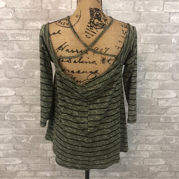 Cozy Casual Cold Shoulder Top - Picture 2 of 3